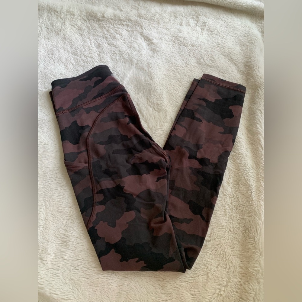 NWOT Lululemon Invigorate HR Tight 25”